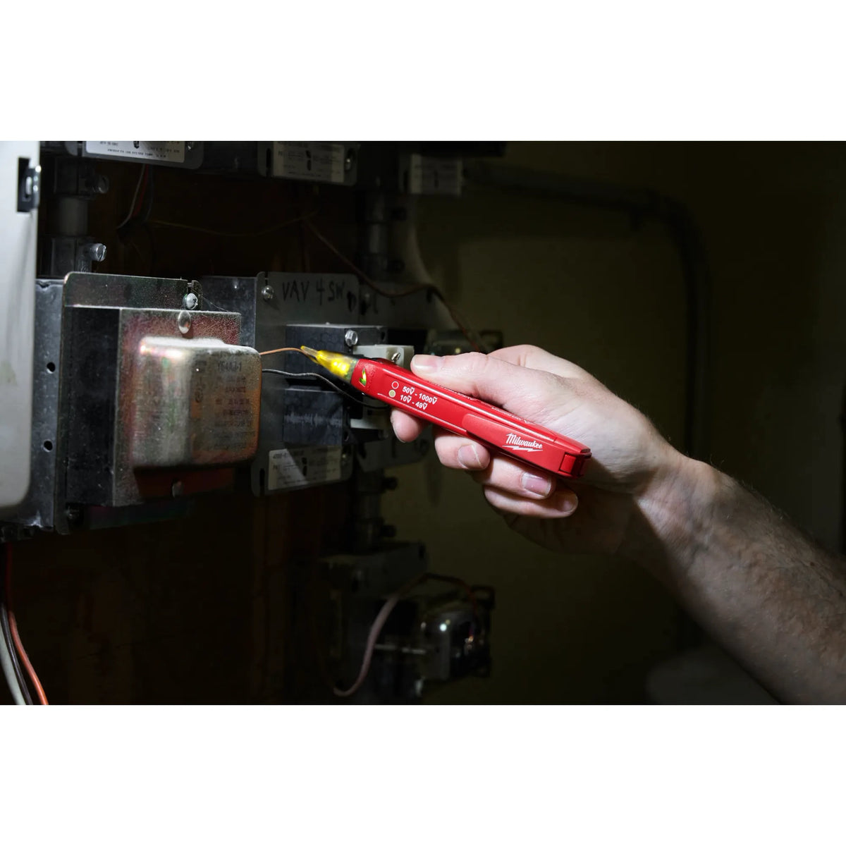 Milwaukee 2208-20 Dual Range Non-Contact Voltage Detector CAT IV 1000V